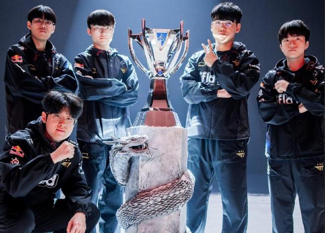 Faker在SKT比赛中比赛局势复杂,锐不可当引发热议!气势如虹延续 Faker在SKT比赛中比赛局势复杂,锐不可当引发热议!气势如虹延续