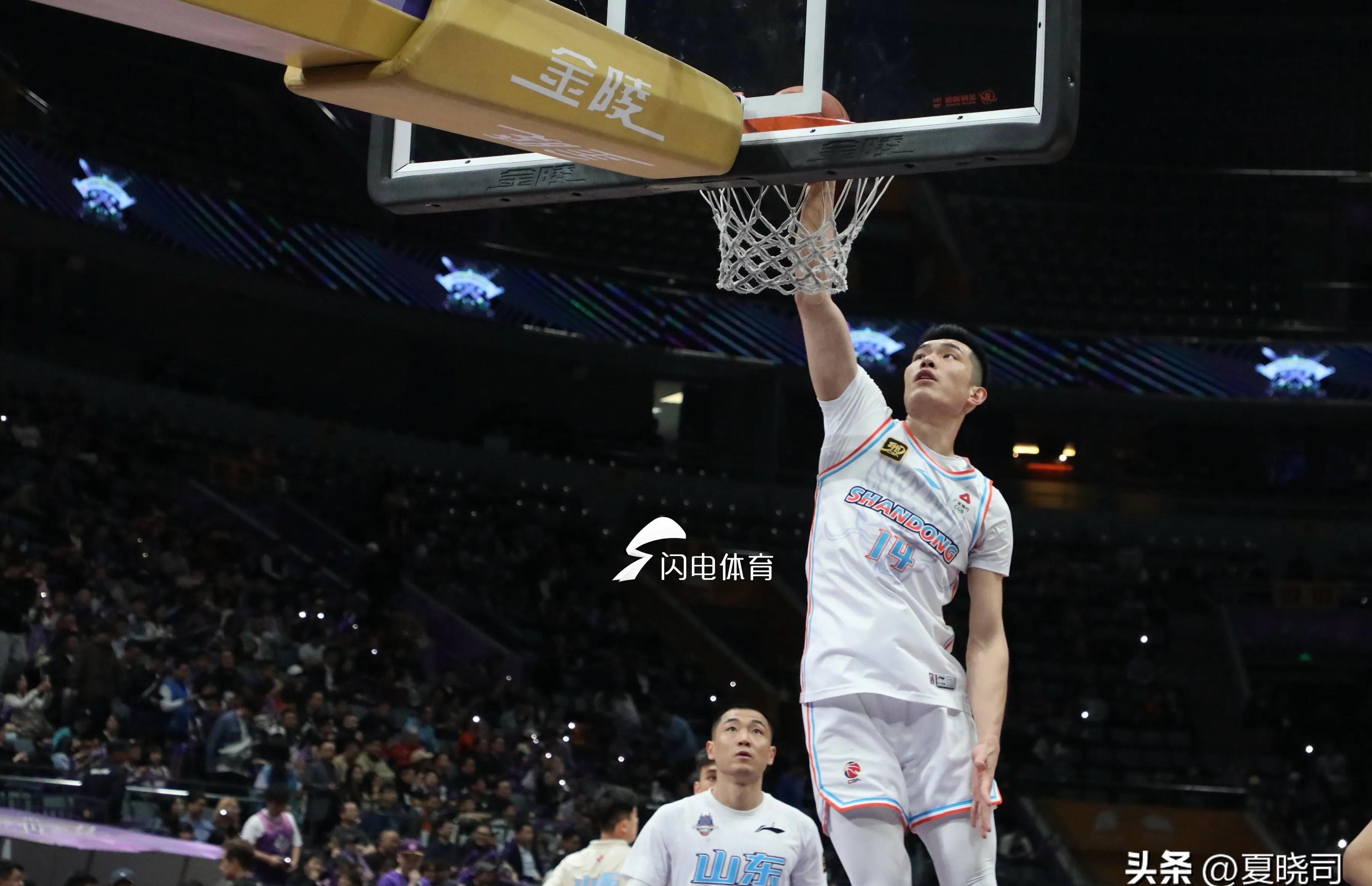 包含集结日CBA常规赛焦点战；曼城队长鼓劲；悬念犹存；训练强度明显提升的词条